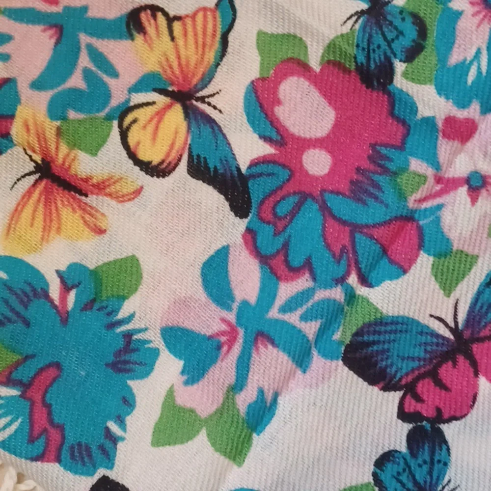 Pashmina Multi-Colored Butterfly 🦋 Floral Over-Sized Shawl/Wrap - Picture 3 of 6